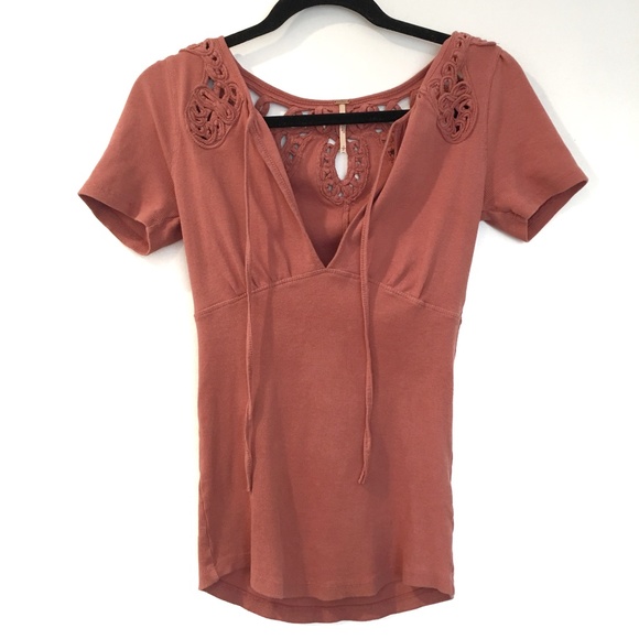 Free People Tops - [FREEPEOPLE] V-neck back cut out details t-shirt